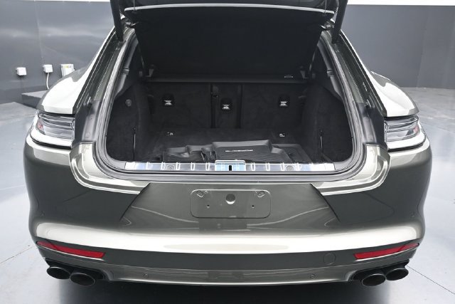 Used 2023 Porsche Panamera GTS AWD/4WD image 9