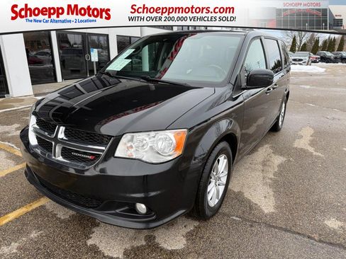 Used 2019 Dodge Grand Caravan SXT image 1