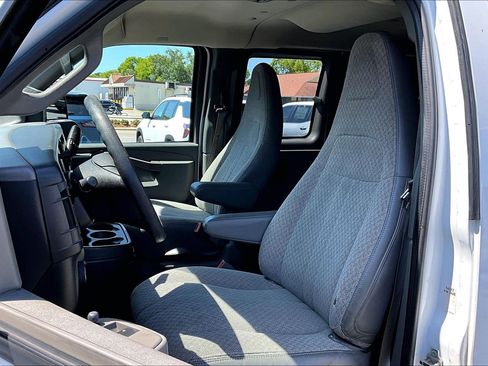 Used 2020 Chevrolet Express 3500 LT w/ LT Preferred Equipment Group RWD image 16