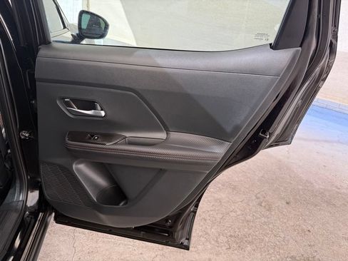 Used 2025 Nissan Kicks SR FWD image 22