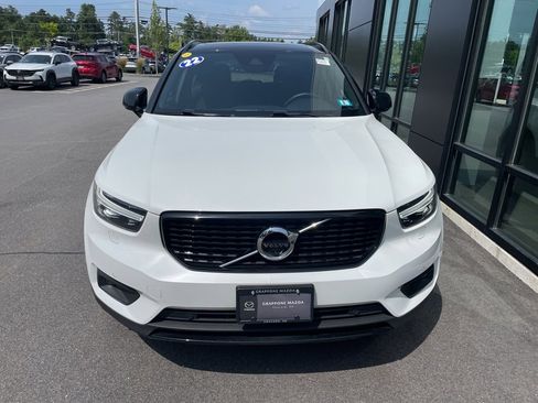 Used 2022 Volvo XC40 T5 R-Design w/ Advanced Package image 3