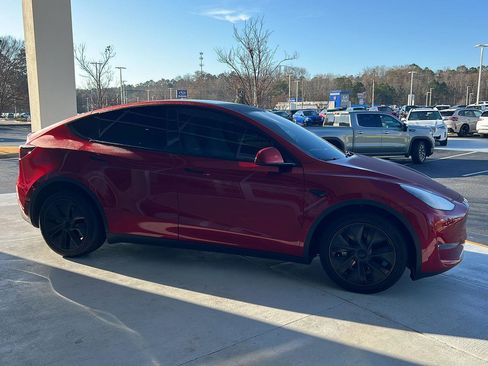 Used 2024 Tesla Model Y Long Range image 7