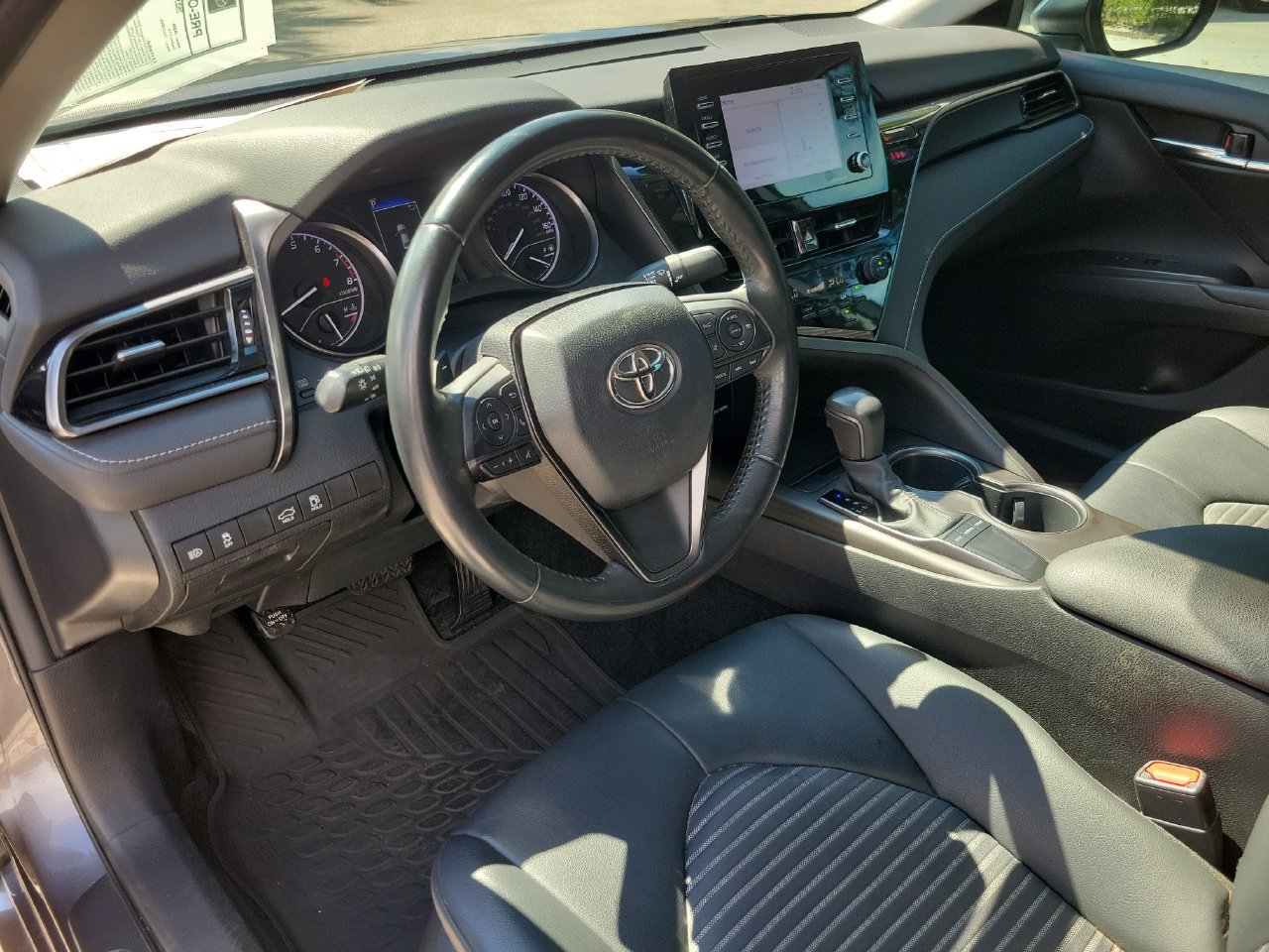 Used 2023 Toyota Camry SE FWD image 15