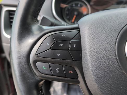 Used 2020 Jeep Cherokee Trailhawk w/ Cold Weather Group AWD/4WD image 21