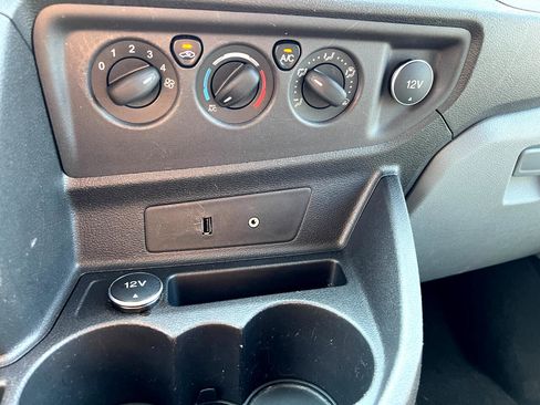 Used 2016 Ford Transit 150 XLT image 37