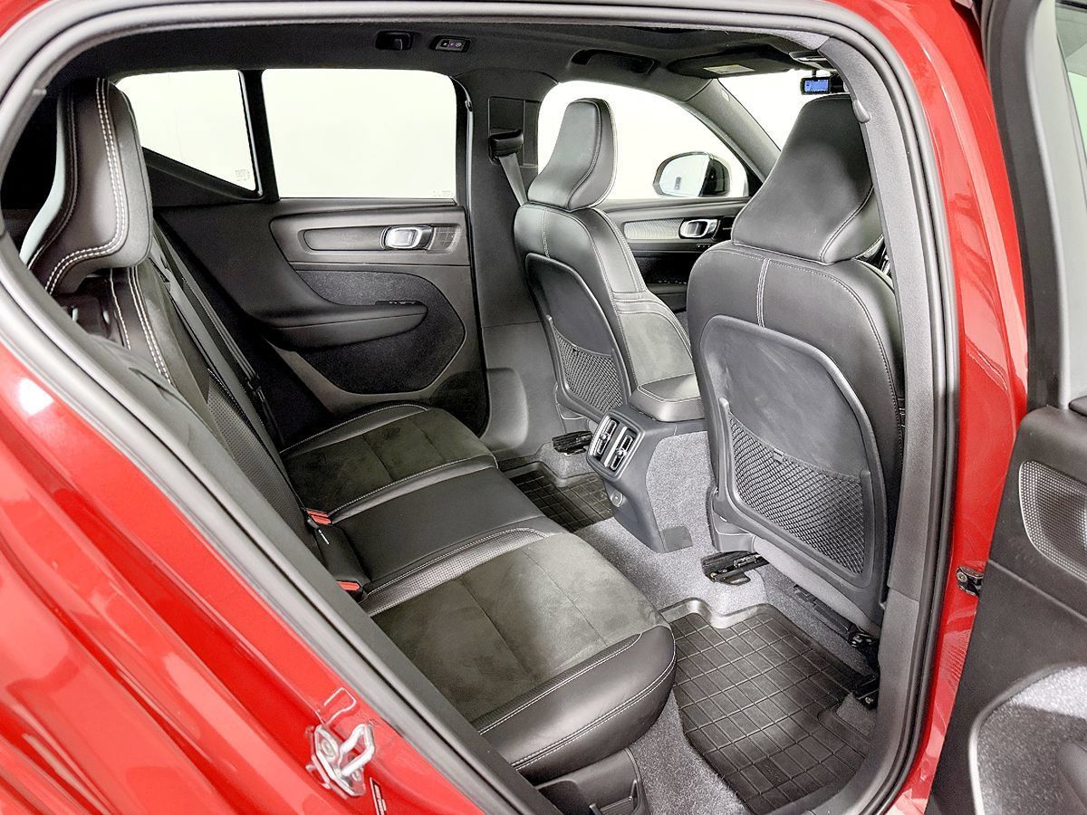 Used 2020 Volvo XC40 T5 R-Design w/ Protection Package Premier AWD/4WD image 43