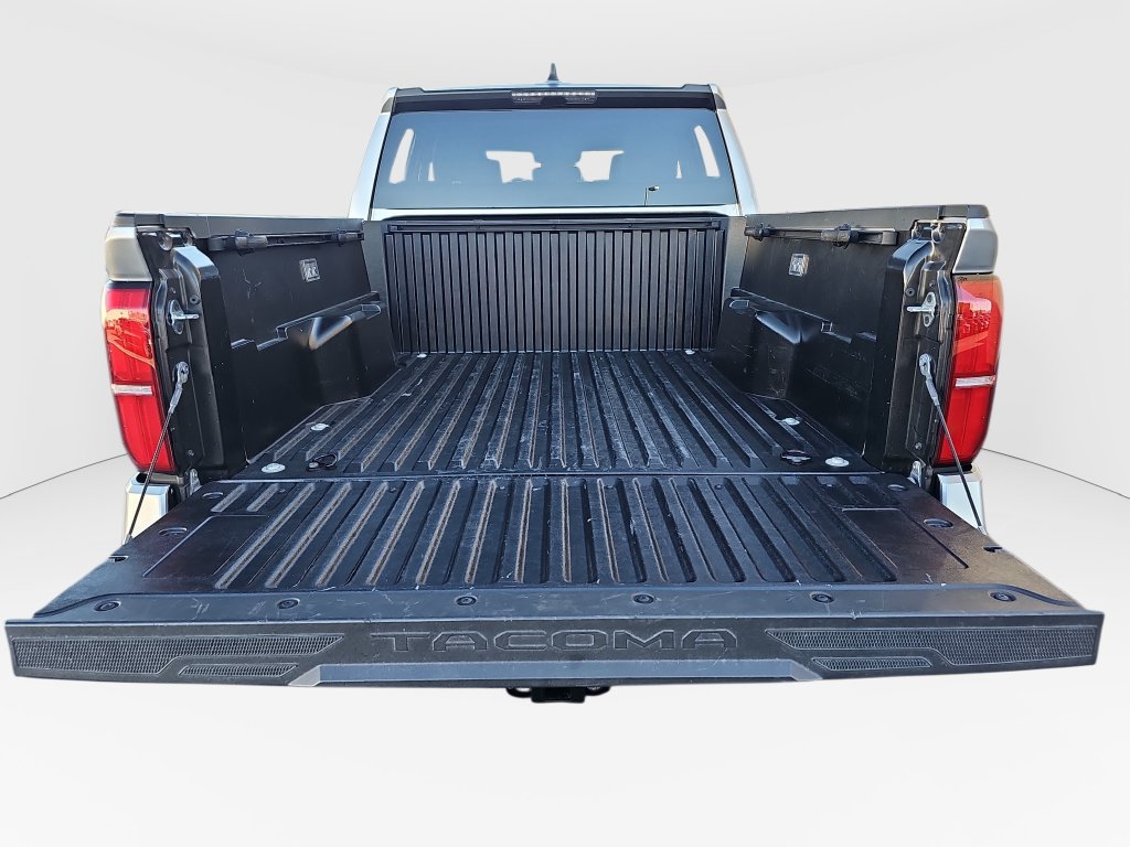 Certified 2025 Toyota Tacoma SR5 AWD/4WD image 20