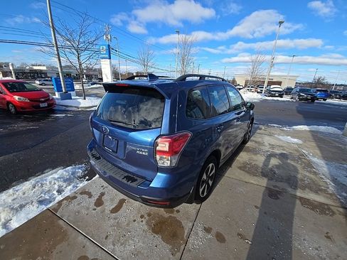 Used 2017 Subaru Forester 2.5i Premium w/ All-Weather Package image 4