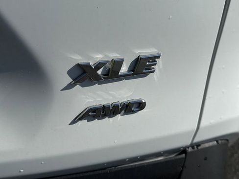 Used 2025 Toyota RAV4 XLE AWD/4WD image 19