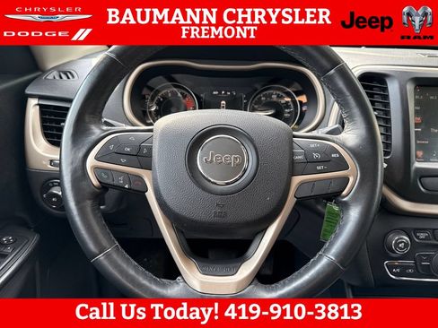 Used 2016 Jeep Cherokee Latitude w/ Safety/Convenience Group AWD/4WD image 14