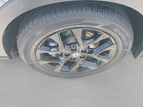 Certified 2025 Honda HR-V Sport image 35