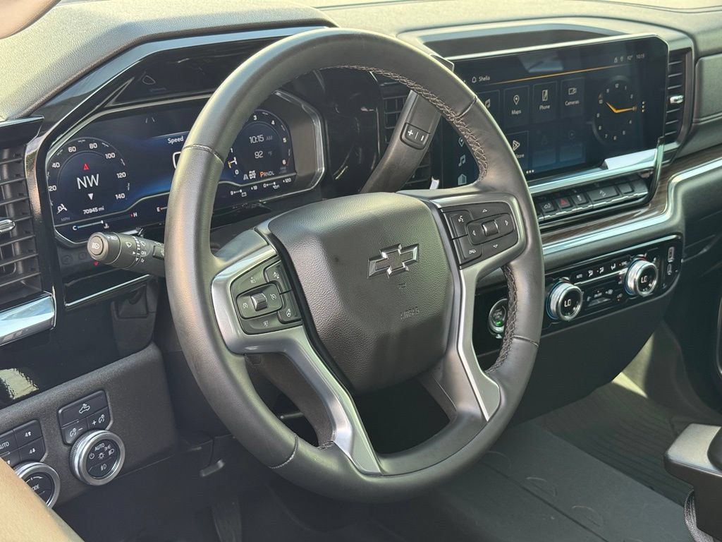 Used 2024 Chevrolet Silverado 1500 RST AWD/4WD image 18