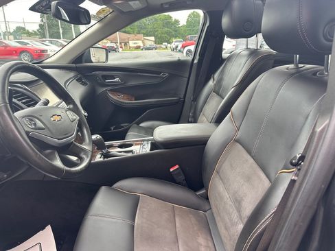 Used 2014 Chevrolet Impala LT FWD image 2