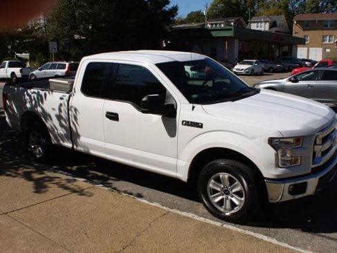 Used 2017 Ford F150 XLT w/ Trailer Tow Package image 3