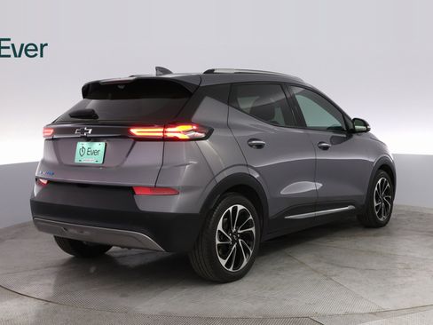 Used 2022 Chevrolet Bolt EUV Premier w/ Sun & Sound Package image 12