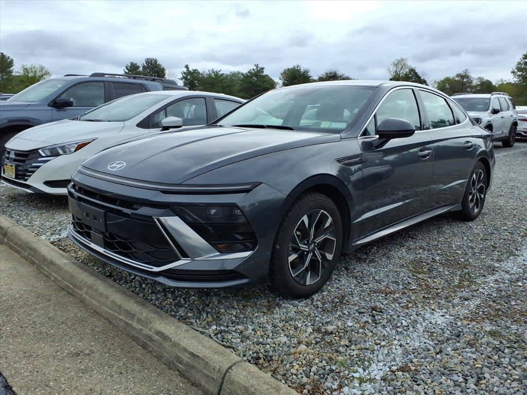 Used 2024 Hyundai Sonata SEL FWD image 1