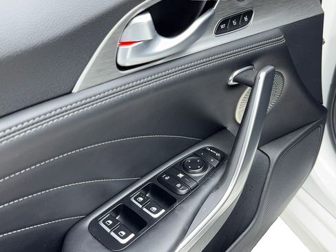 Used 2023 Kia Stinger GT2 image 40