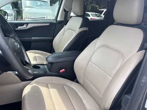 Used 2022 Ford Escape SEL w/ Technology Package FWD image 6