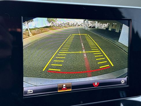 Used 2015 Mercedes-Benz C 300 4MATIC Sedan image 22