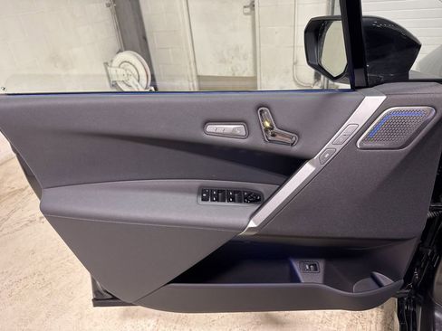 Used 2025 BMW iX M60 image 12