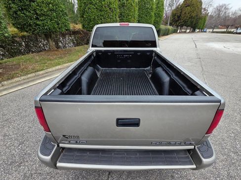 Used 2000 Chevrolet S10 Pickup LS w/ Preferred Equipment Group image 5