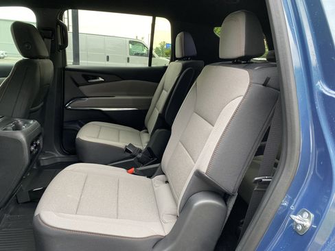 Used 2026 Chevrolet Traverse LT FWD image 36