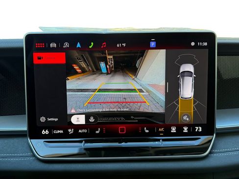 New 2025 Volkswagen Tiguan SE image 15