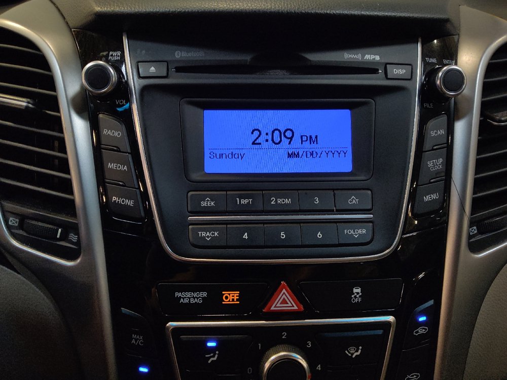 Used 2016 Hyundai Elantra GT FWD image 25