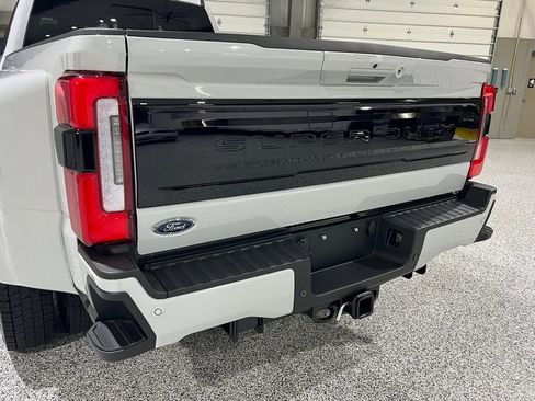 Used 2026 Ford F450 Platinum w/ FX4 Off-Road Package image 6