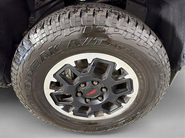 Used 2025 Toyota 4Runner TRD Off-Road Premium AWD/4WD image 12