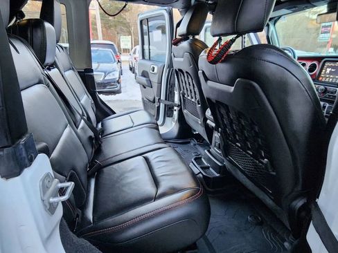 Used 2019 Jeep Wrangler Unlimited Rubicon w/ Dual Top Group image 14