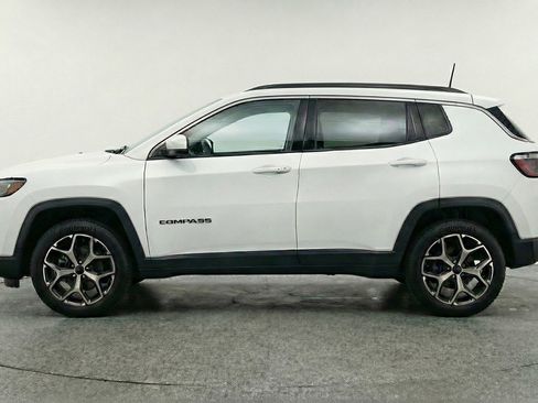 Used 2025 Jeep Compass Limited image 5