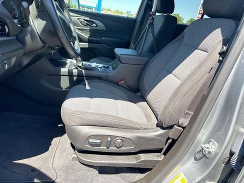 Certified 2023 Chevrolet Traverse LT FWD image 19