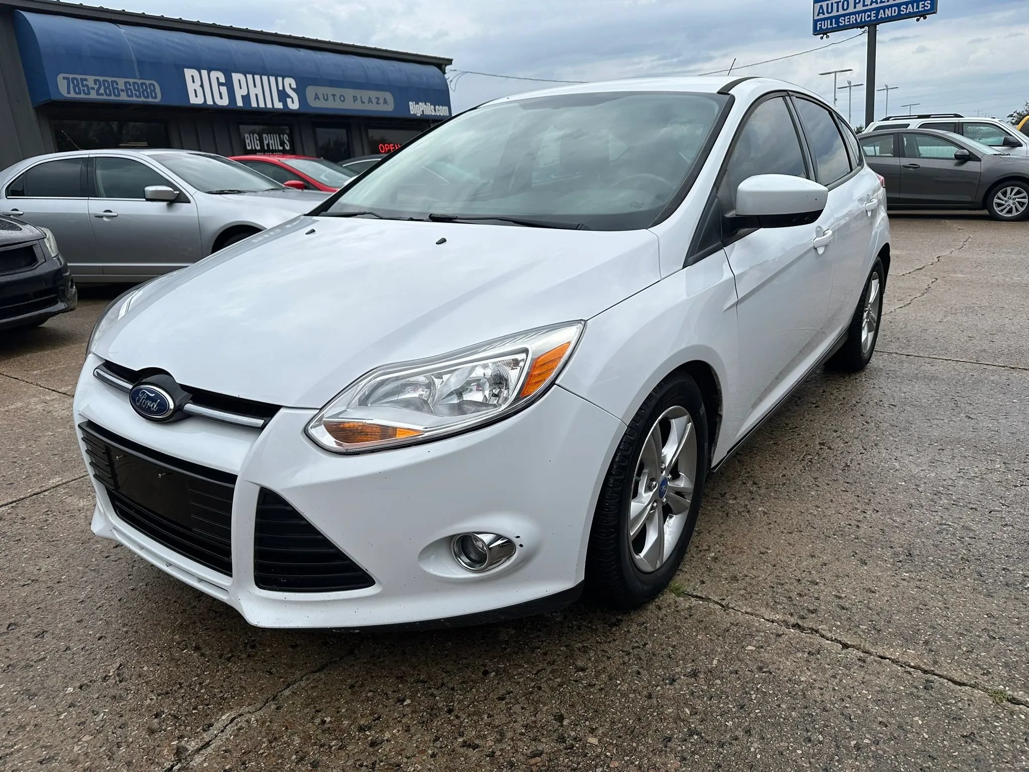 Used 2012 Ford Focus SE FWD image 1
