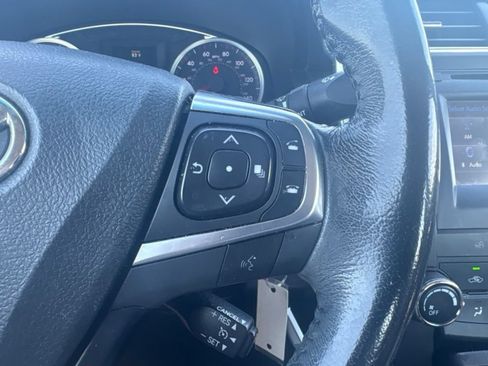 Used 2016 Toyota Camry SE FWD image 9