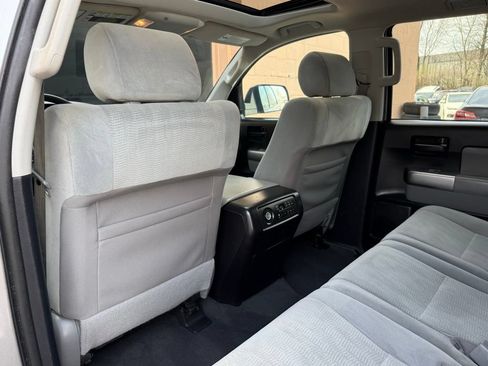 Used 2019 Toyota Sequoia SR5 AWD/4WD image 16