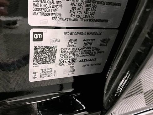 Used 2025 GMC Sierra 1500 SLE w/ Preferred Package AWD/4WD image 40