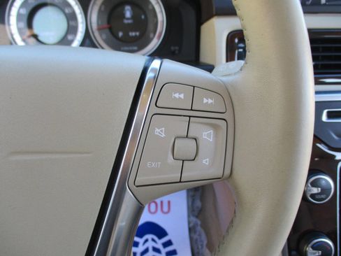 Used 2013 Volvo XC70 3.2 image 13