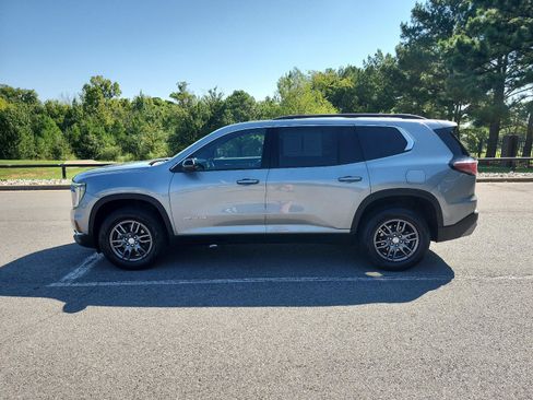 Certified 2025 GMC Acadia Elevation AWD/4WD image 2