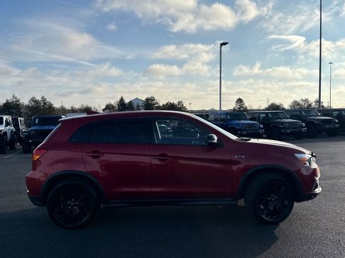 Used 2018 Mitsubishi Outlander Sport LE image 2
