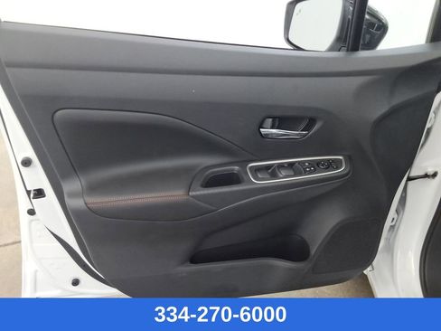 New 2025 Nissan Versa SR w/ Trunk Package image 17