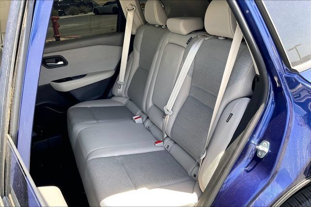 Used 2023 Nissan Rogue SV FWD image 25