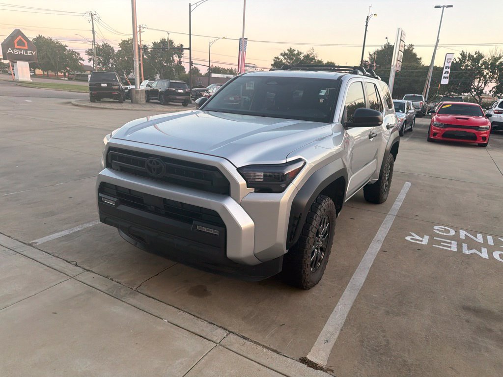Used 2025 Toyota 4Runner SR5 AWD/4WD image 5