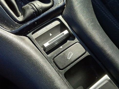 Used 2023 Honda HR-V LX image 24