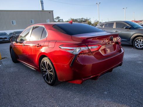 Used 2020 Toyota Camry SE image 9
