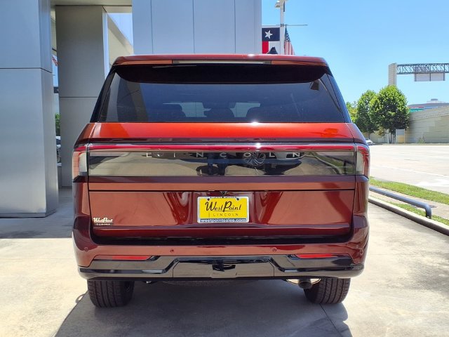 New 2027 Lincoln Navigator Reserve RWD image 5