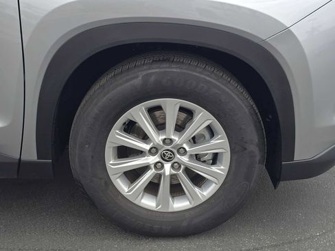 Certified 2026 Toyota Grand Highlander FWD image 9