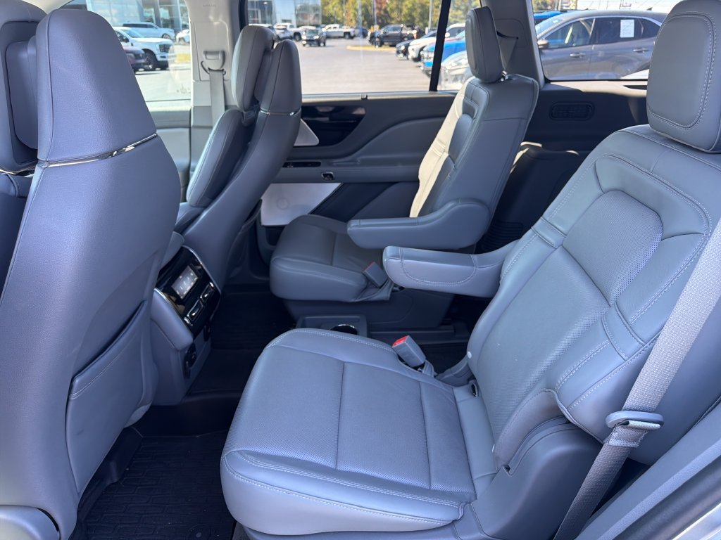 Used 2021 Lincoln Aviator Reserve w/ Equipment Group 202A AWD/4WD image 14