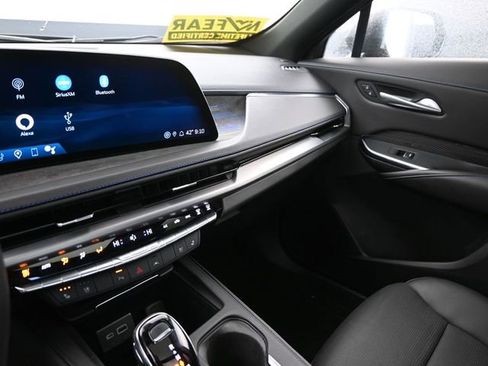 Used 2024 Cadillac XT4 Sport image 22