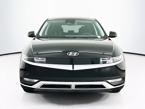 Used 2024 Hyundai Ioniq 5 SEL image 2